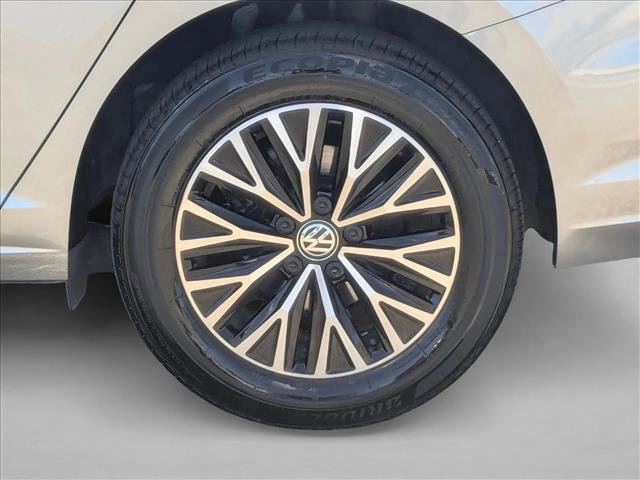 Used 2019 Volkswagen Jetta SEL w/ Cold Weather Package image 10