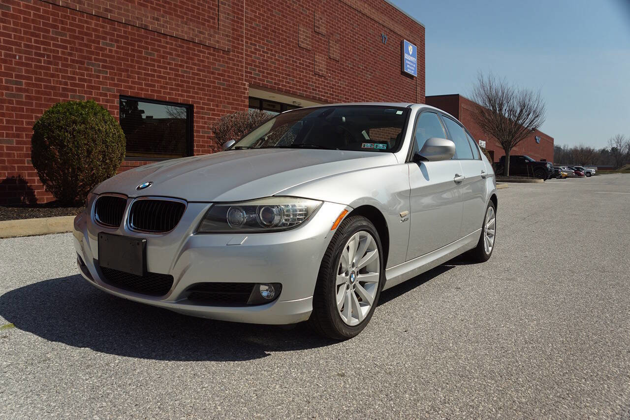 Used 2011 BMW 328i xDrive Sedan image 2