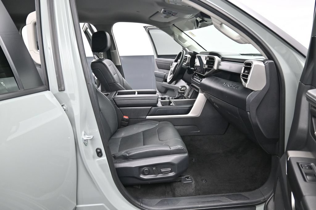 Used 2024 Toyota Tundra SR5 AWD/4WD image 30