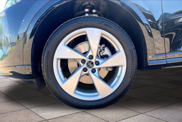 Certified 2025 Audi Q5 Premium w/ Premium Plus AWD/4WD image 9