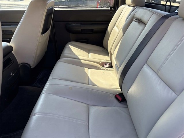 Used 2007 GMC Sierra 2500 SLE w/ EZ-Lift Tailgate Package image 17