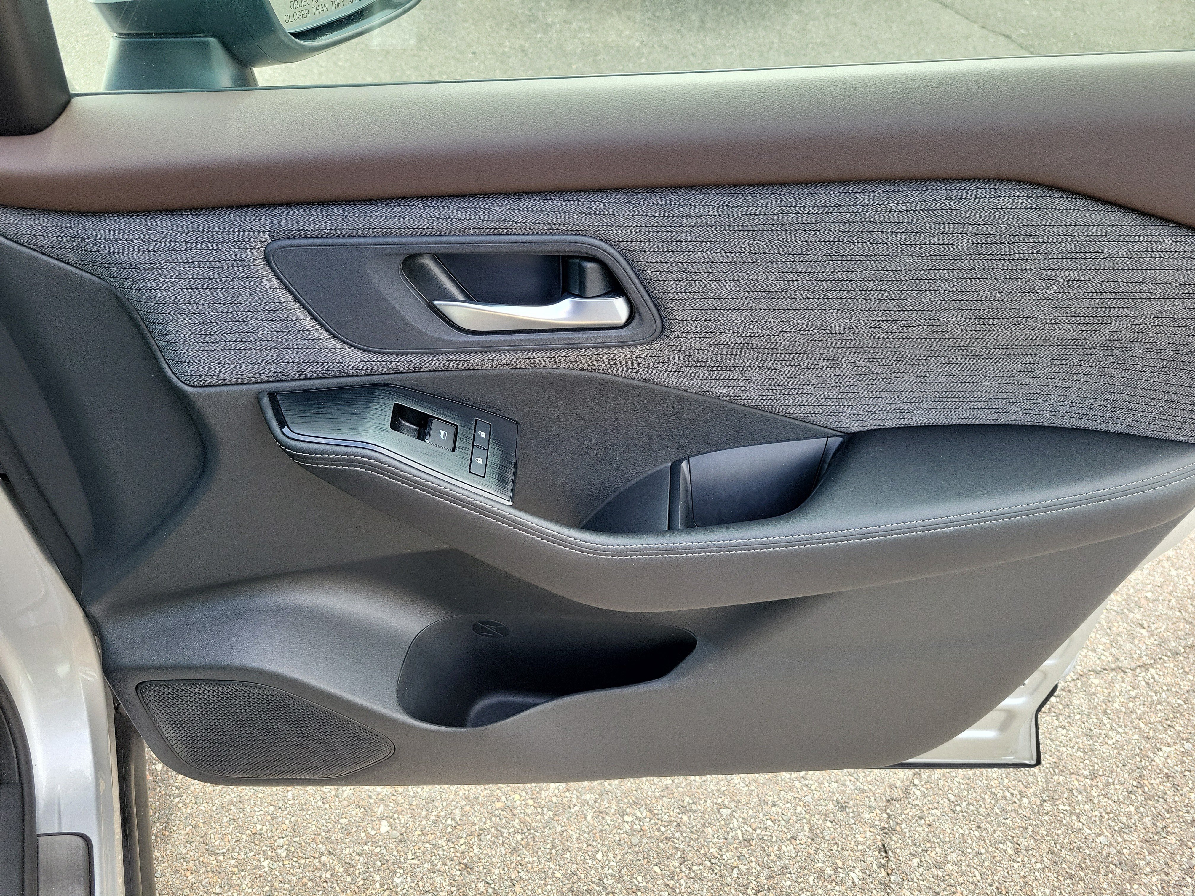 Used 2022 Nissan Rogue SV FWD image 10