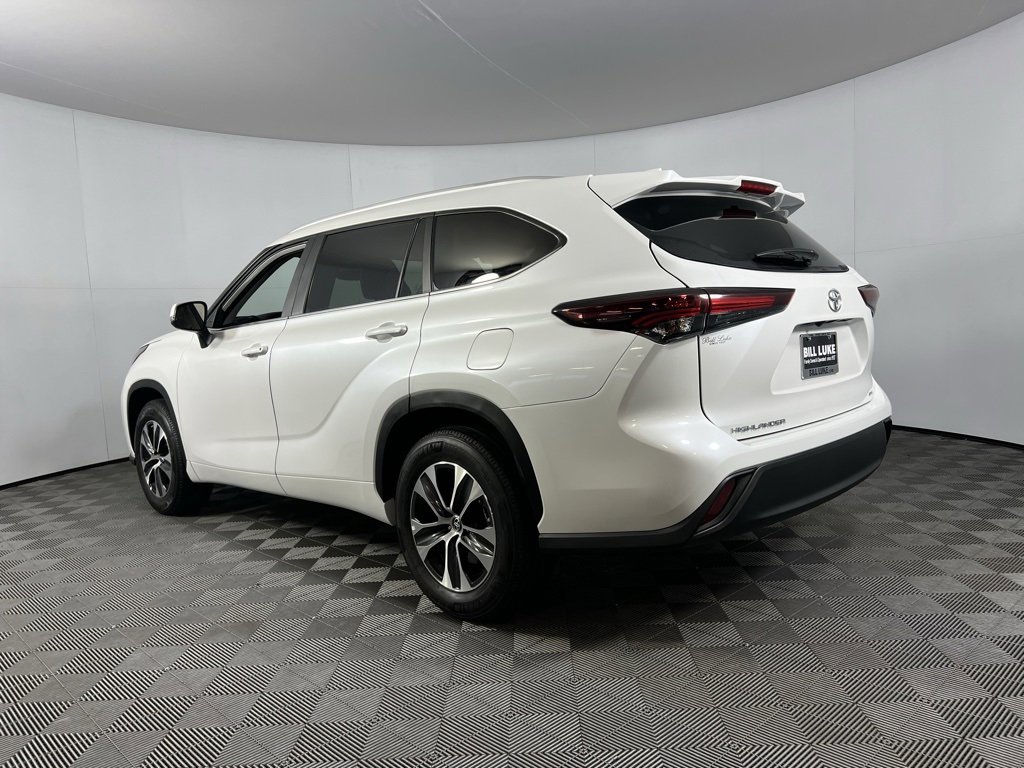 Used 2025 Toyota Highlander XLE image 7