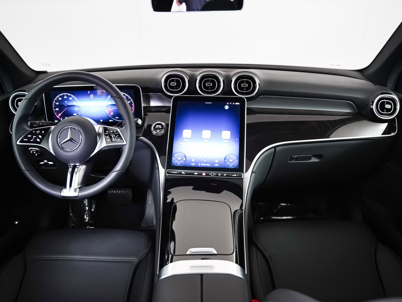 Certified 2026 Mercedes-Benz GLC 300 4MATIC image 6