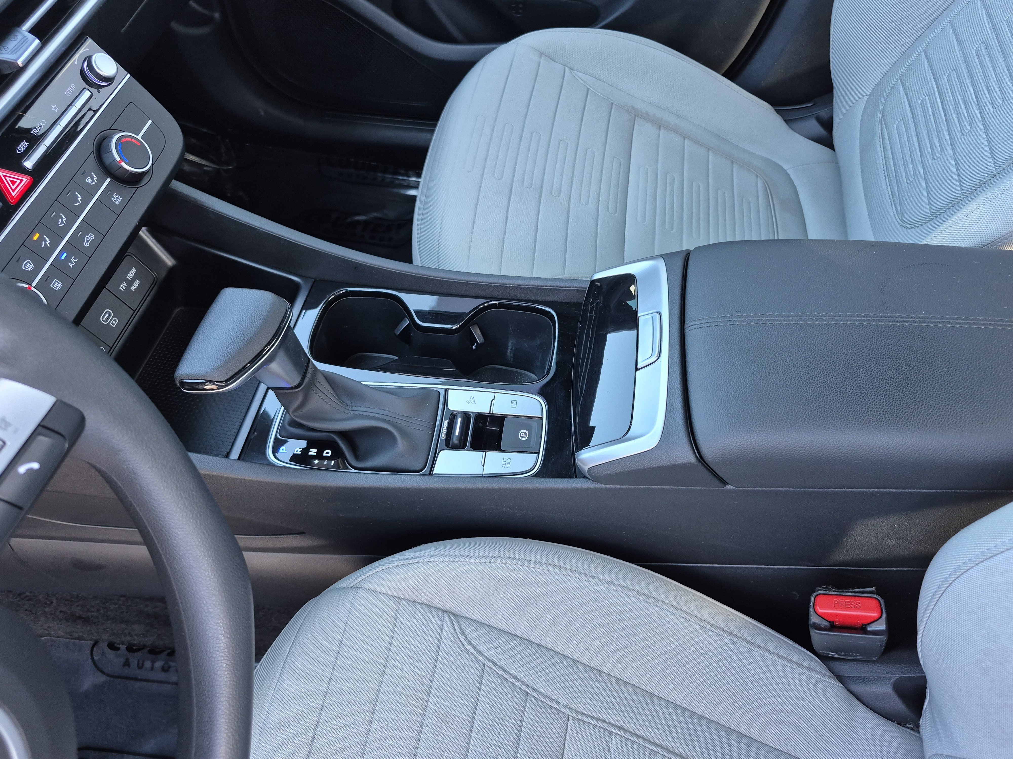 Used 2025 Hyundai Santa Cruz SE FWD image 20