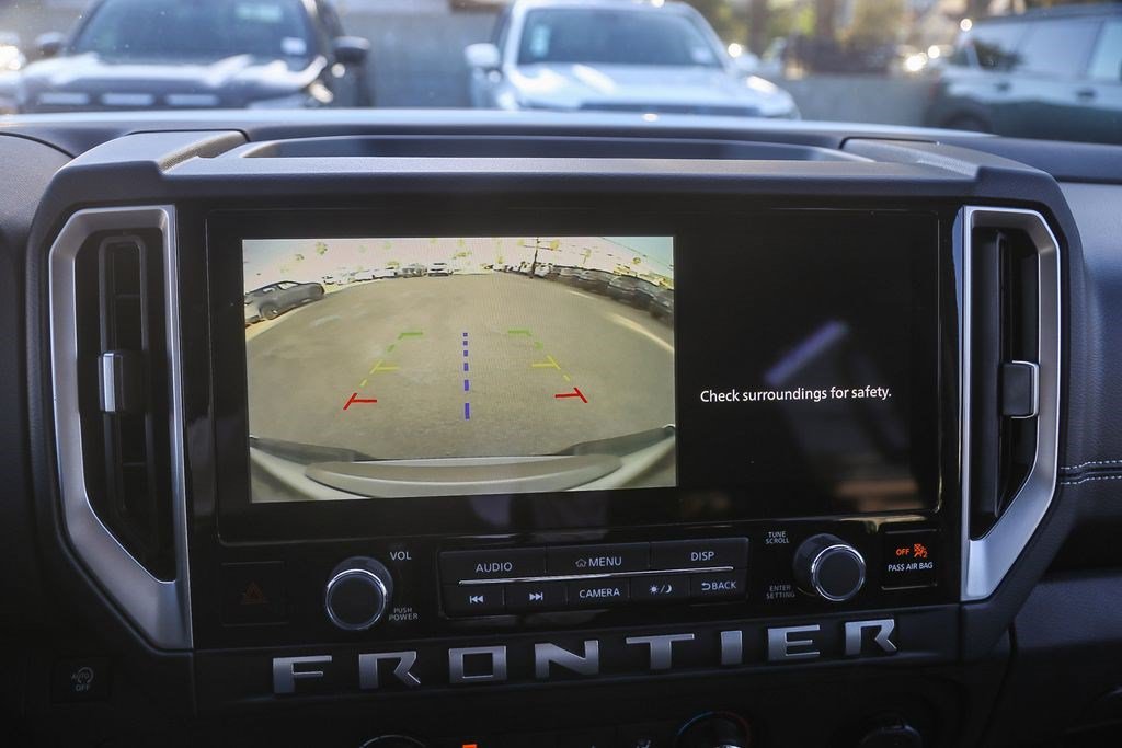 Used 2025 Nissan Frontier SV RWD image 23