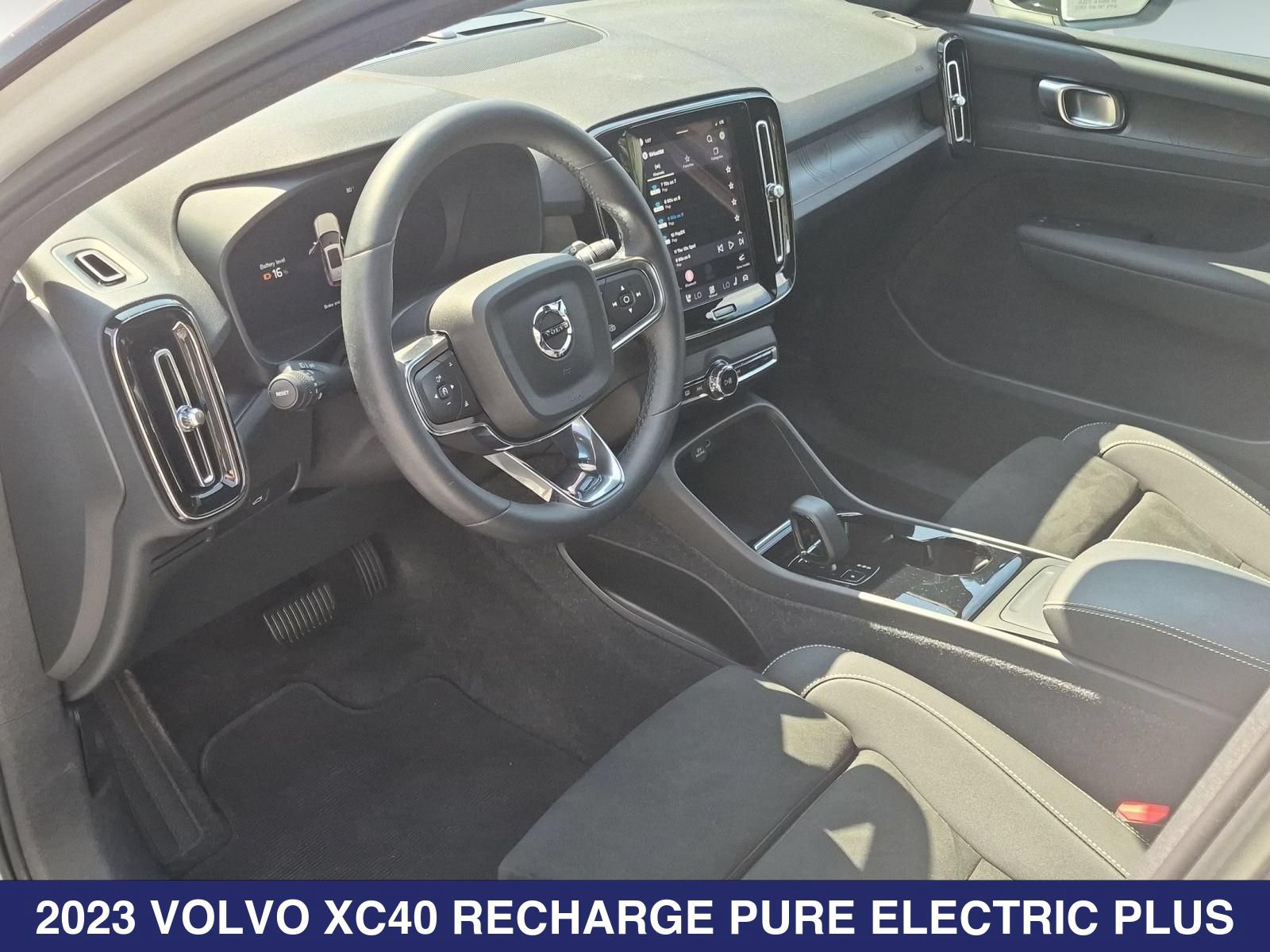 Used 2023 Volvo XC40 Recharge Plus AWD/4WD image 11
