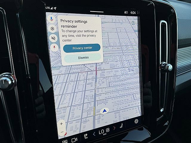 Certified 2025 Volvo XC40 B5 Plus image 27