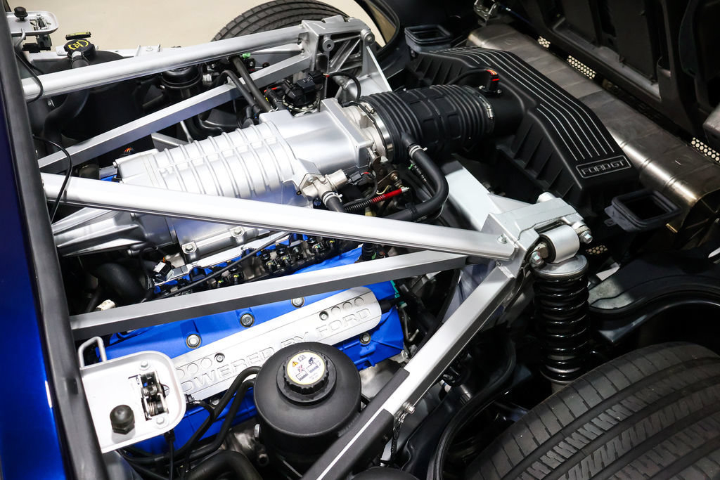 Used 2005 Ford GT RWD image 40