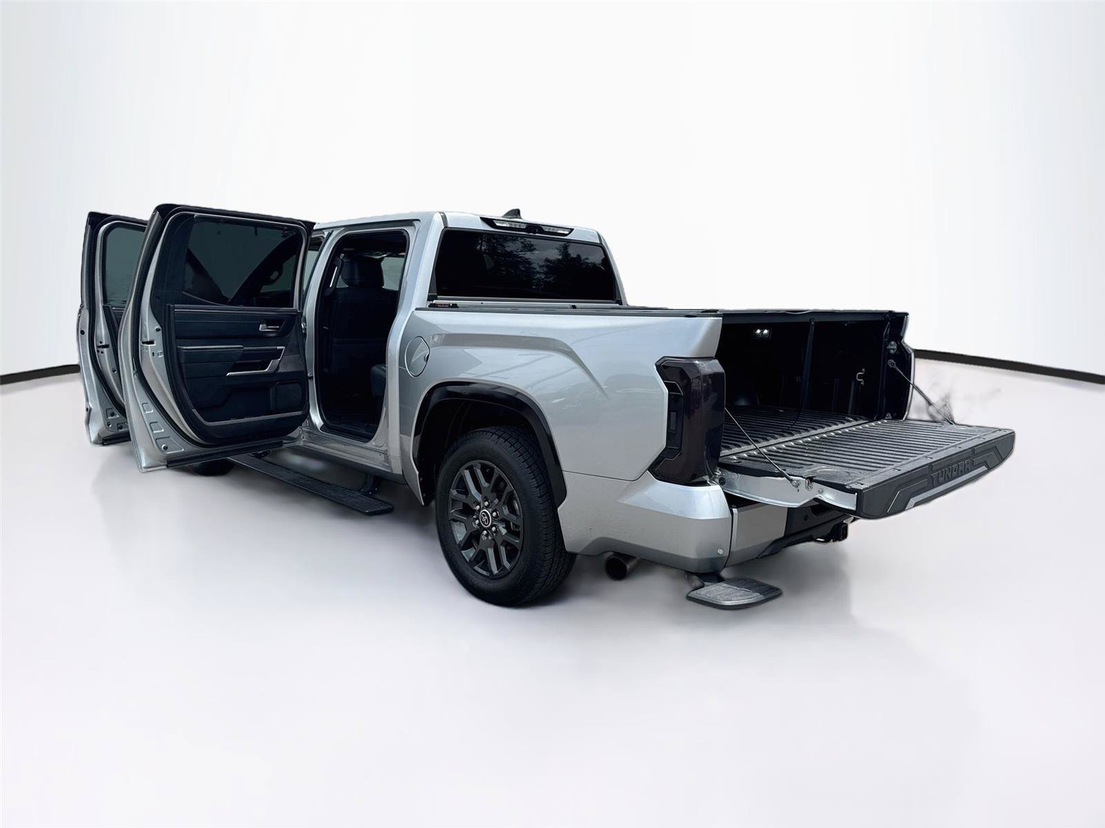 Used 2022 Toyota Tundra Platinum AWD/4WD image 39