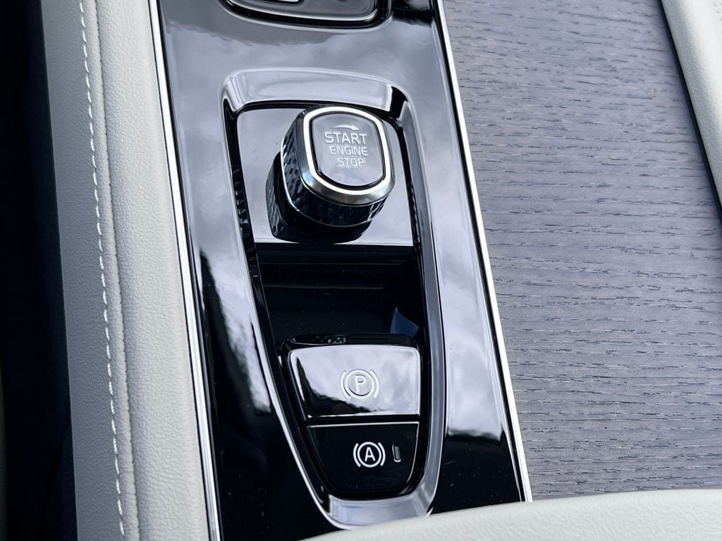 New 2026 Volvo XC90 B6 Ultra w/ Protection Package AWD/4WD image 30