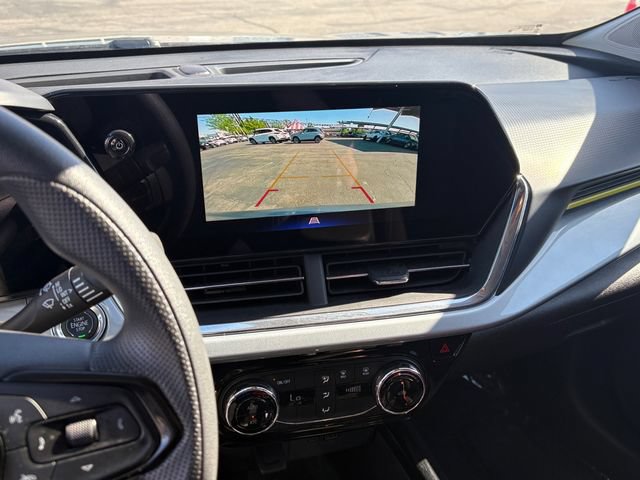 Used 2025 Chevrolet Trax LT FWD image 21