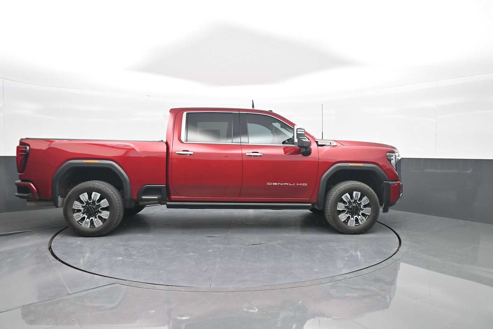 Used 2024 GMC Sierra 2500 Denali w/ Technology Package AWD/4WD image 9