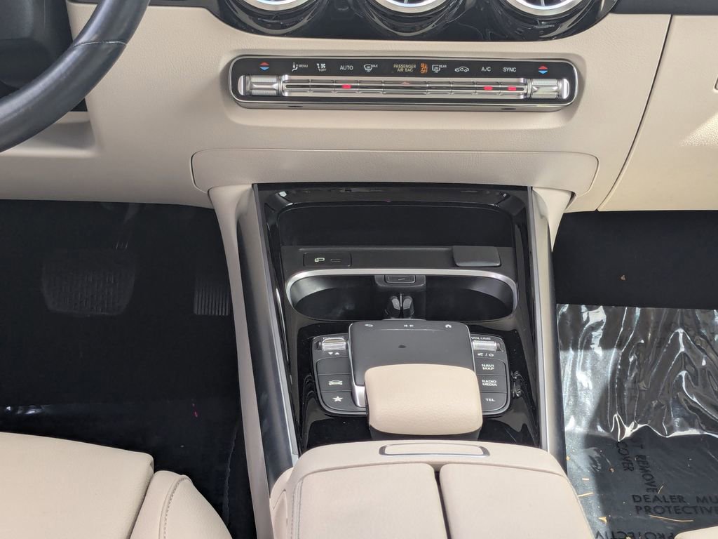 Certified 2023 Mercedes-Benz GLA 250 w/ Premium Package image 6