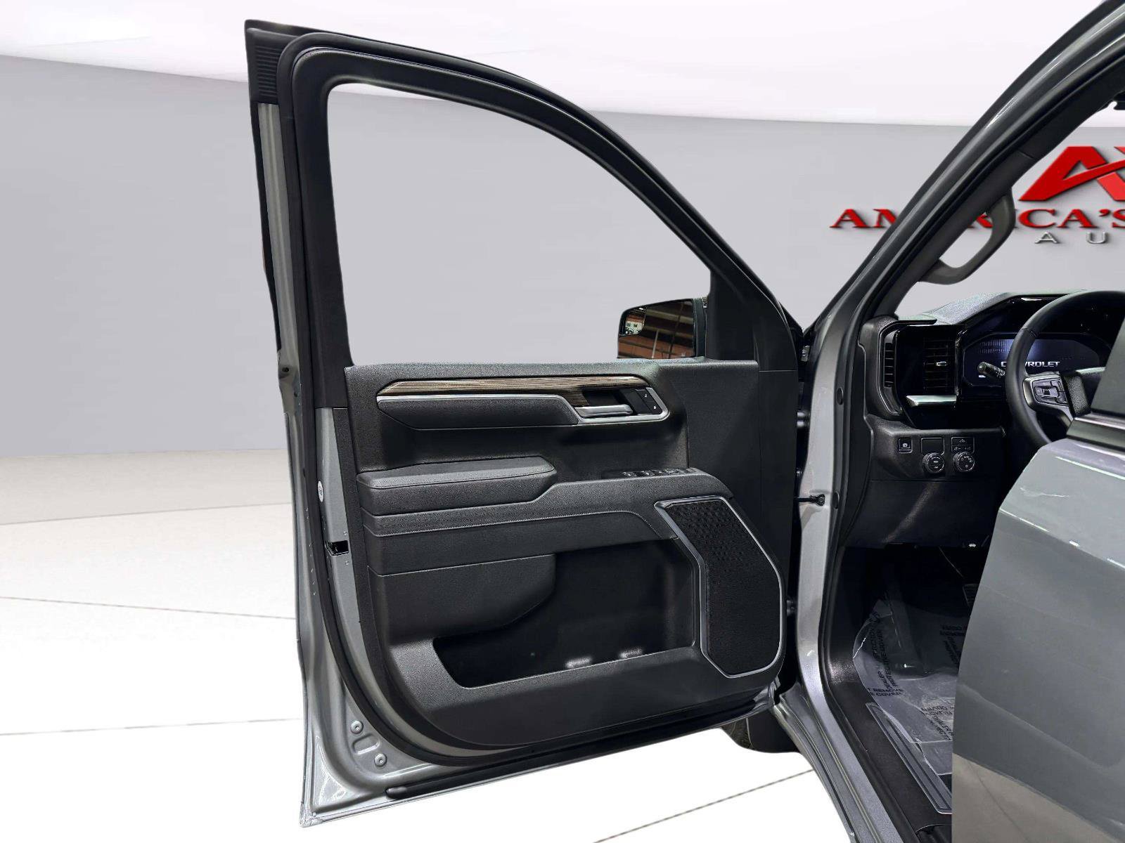 Used 2026 Chevrolet Silverado 1500 LT RWD image 23