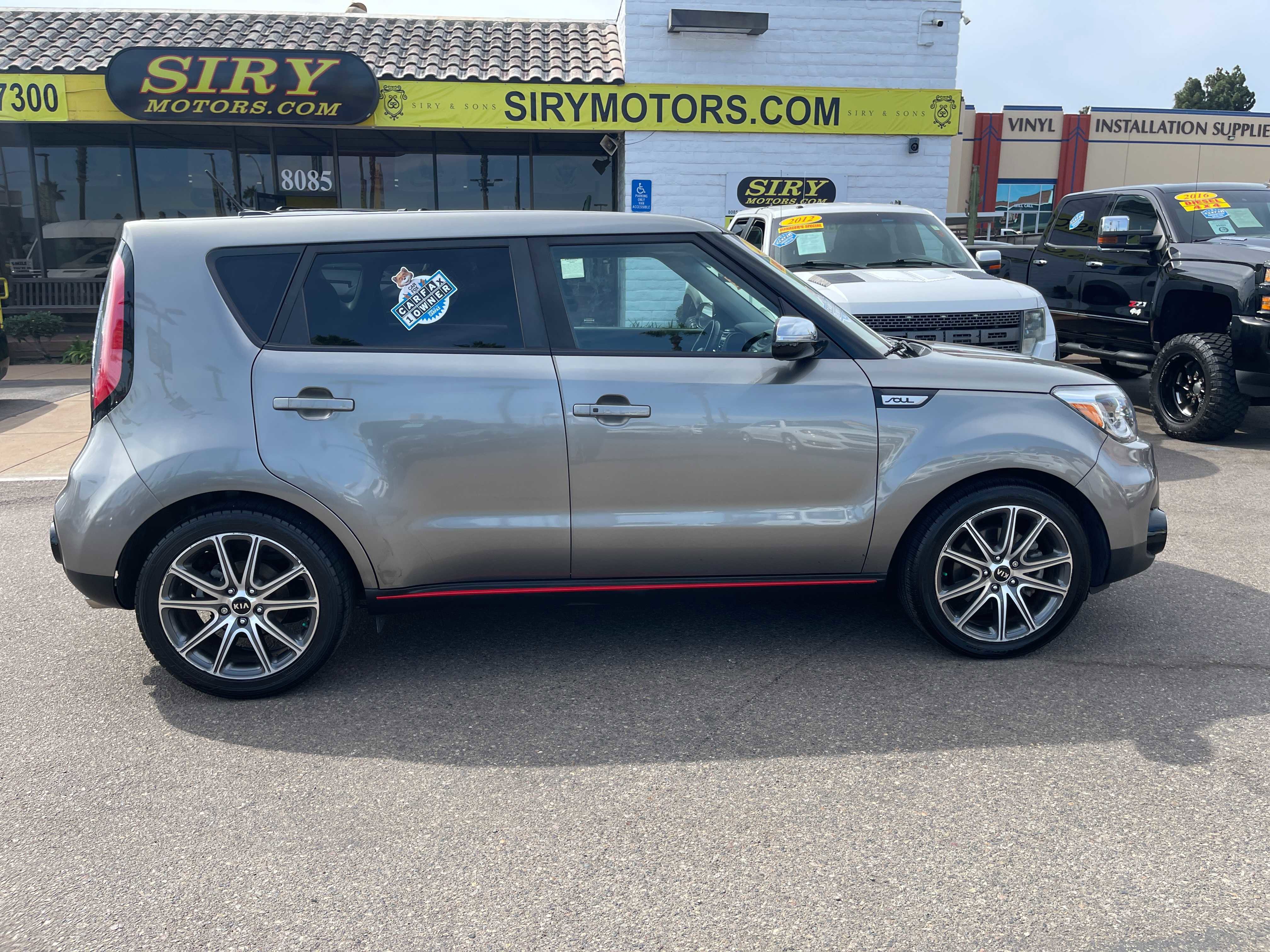 Used 2019 Kia Soul ! w/ Technology Package FWD image 2