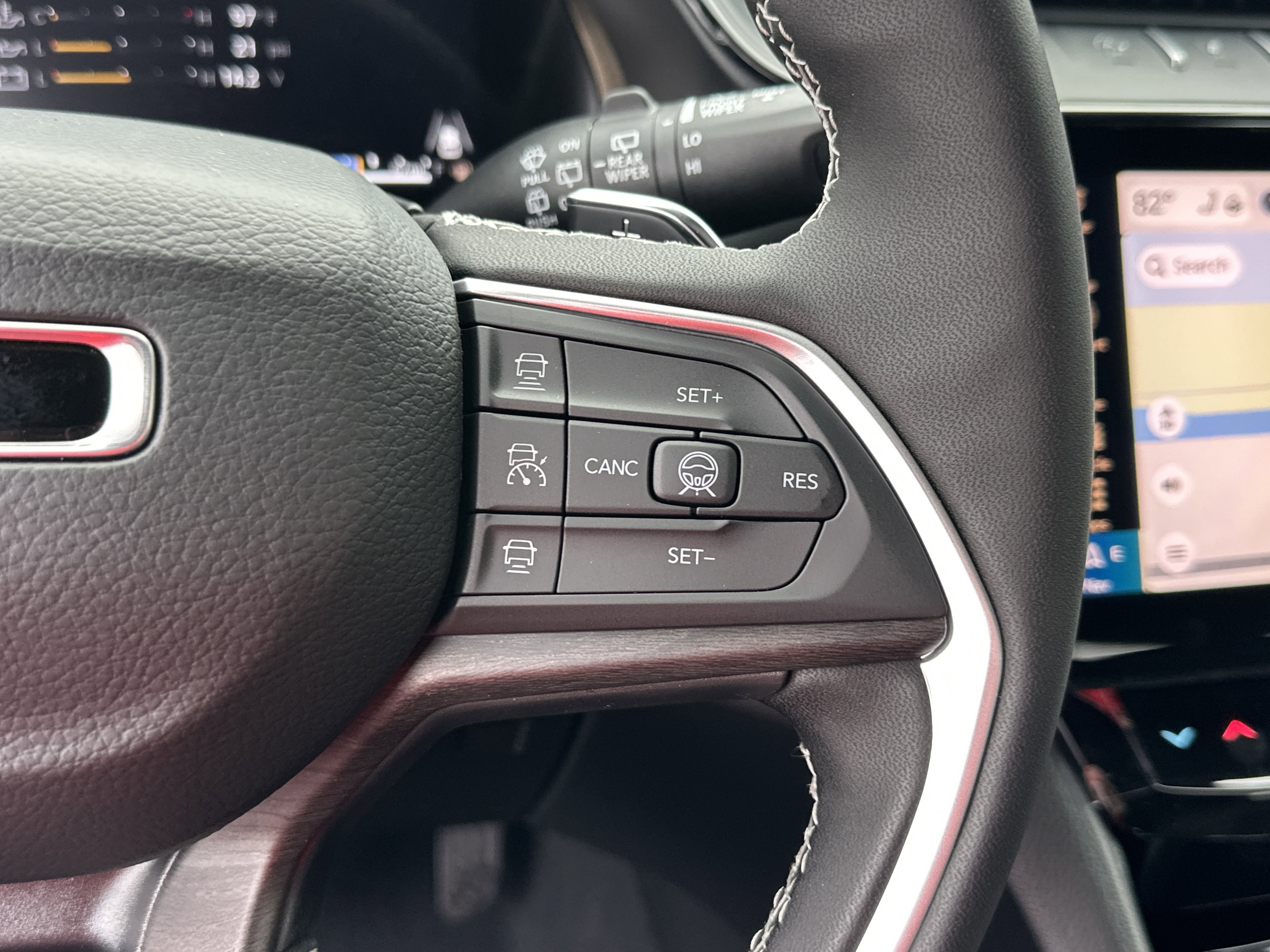 New 2026 Jeep Grand Cherokee Altitude image 9