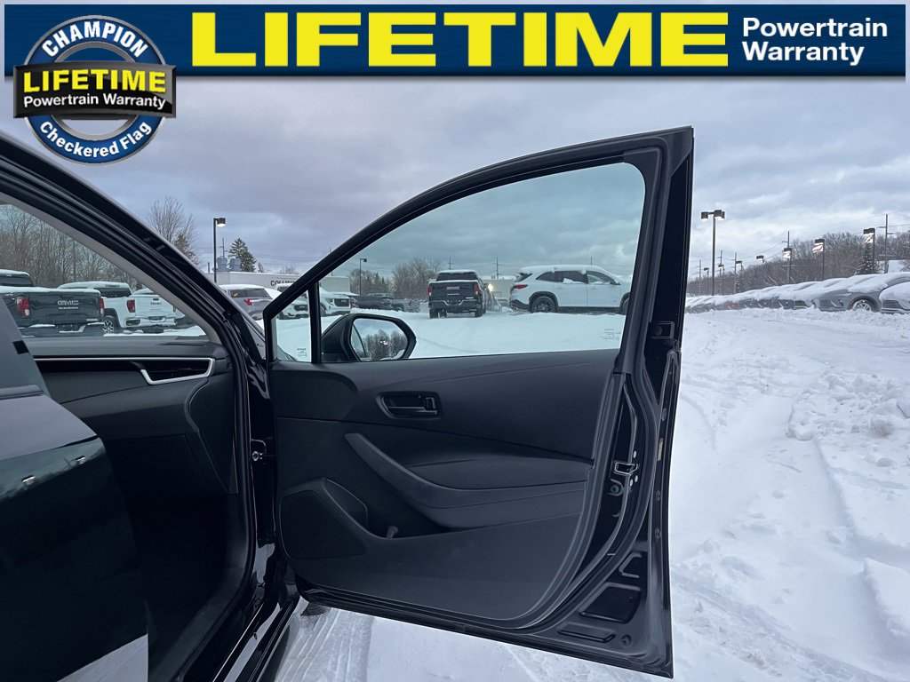 Used 2024 Toyota Corolla LE image 33