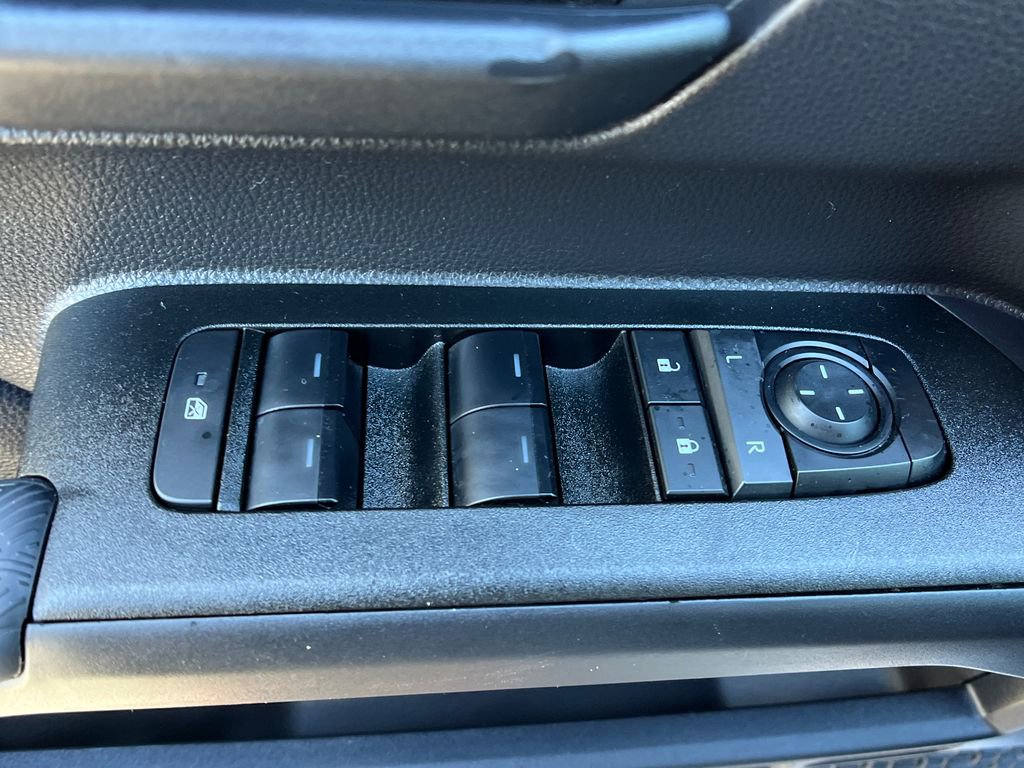 Used 2025 Toyota 4Runner SR5 AWD/4WD image 13