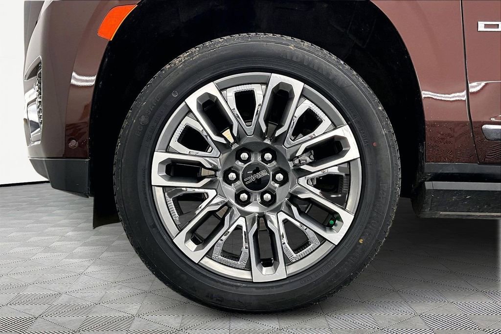 Used 2023 GMC Yukon Denali Ultimate image 9