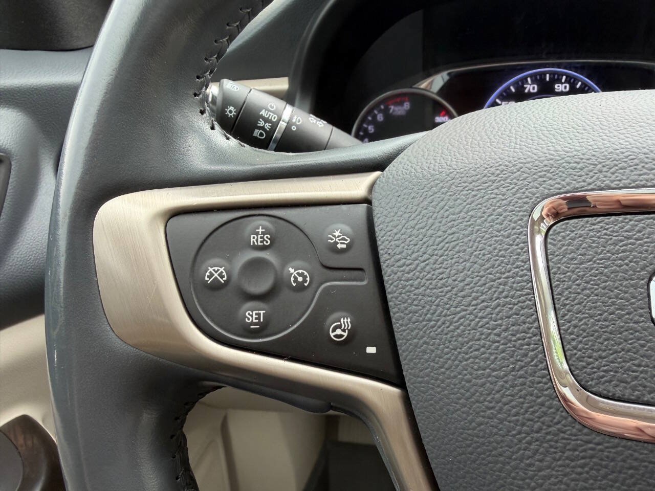 Used 2021 GMC Acadia Denali w/ Denali Ultimate Package AWD/4WD image 31