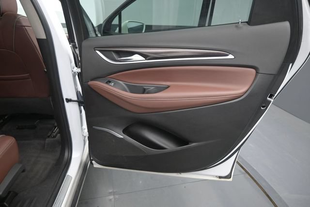 Used 2019 Buick Enclave Avenir w/ Avenir Technology Package AWD/4WD image 18