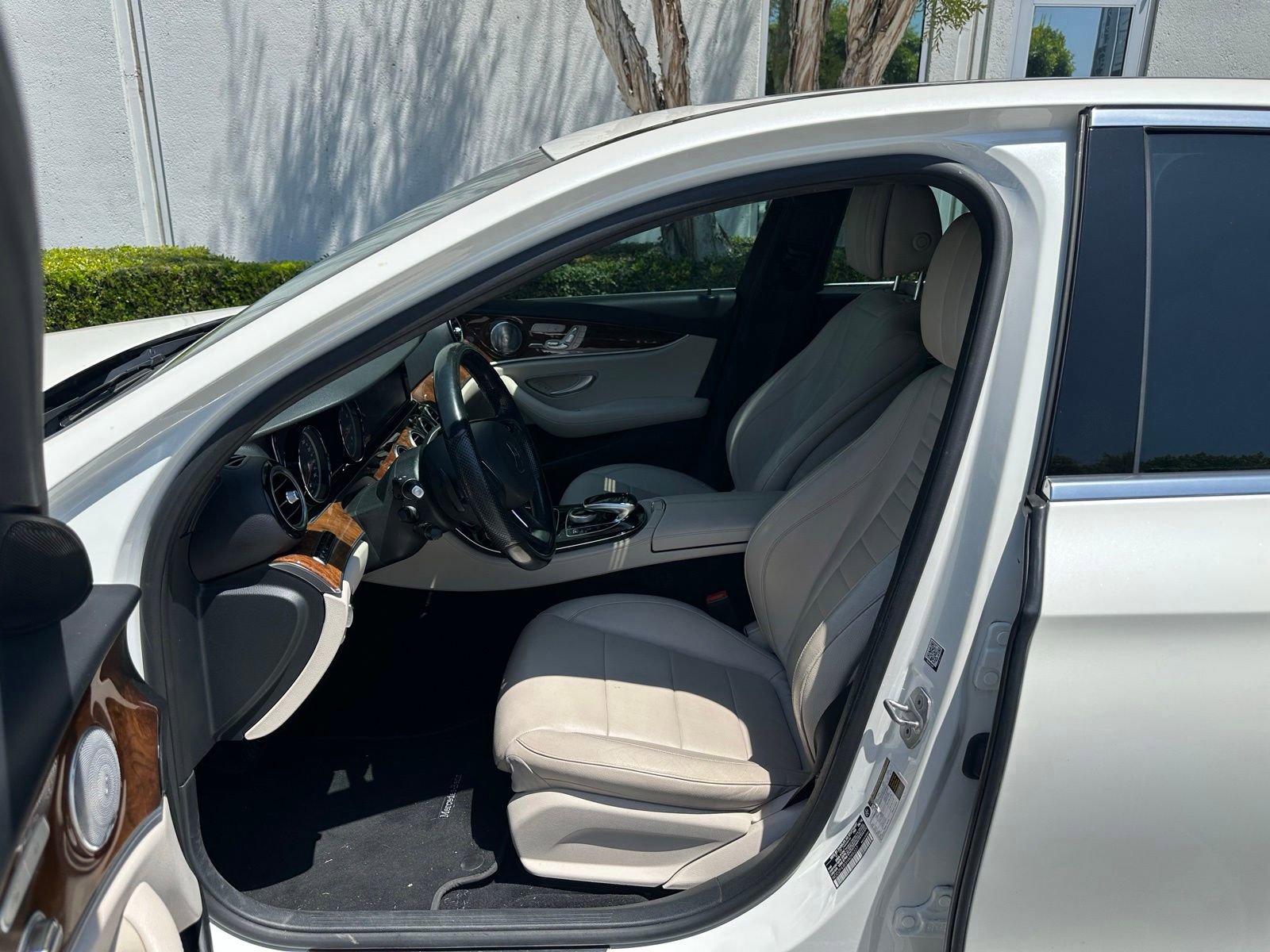 Used 2017 Mercedes-Benz E 300 image 2