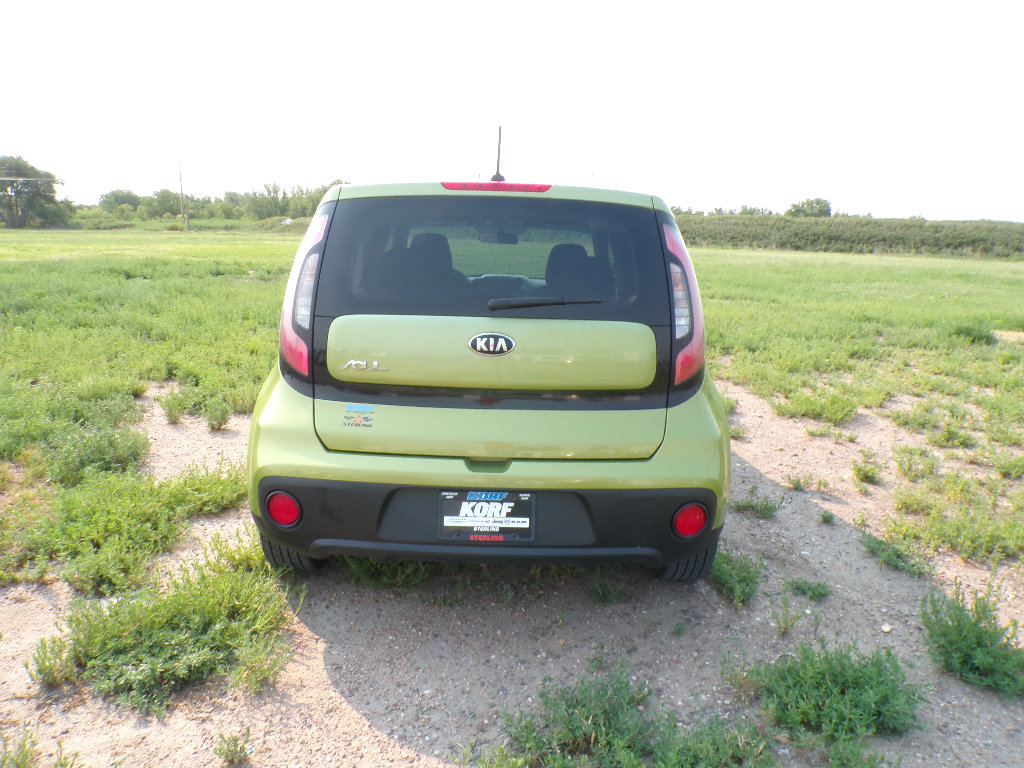 Used 2017 Kia Soul FWD image 6