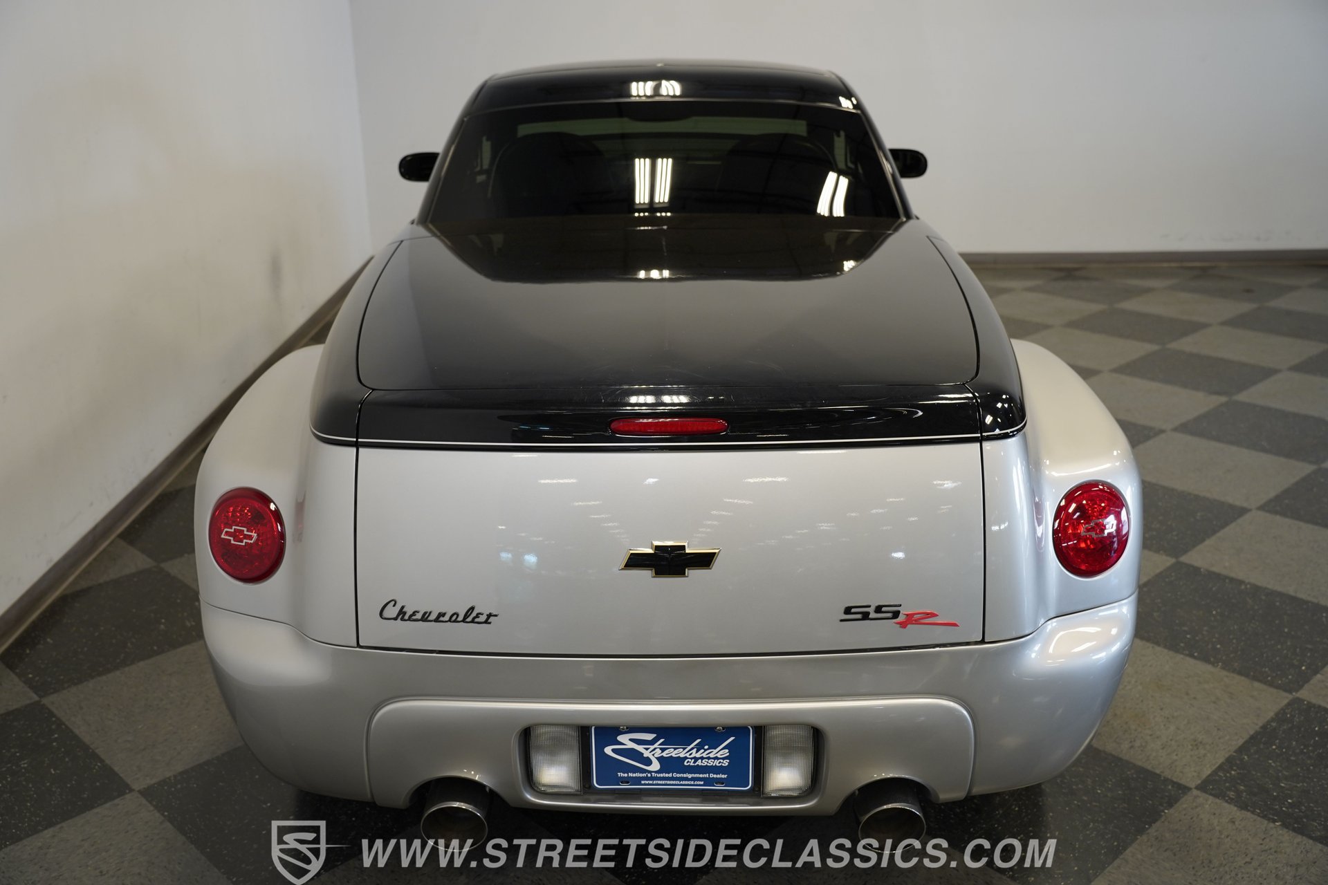 Used 2006 Chevrolet SSR w/ Preferred Equipment Group RWD image 28