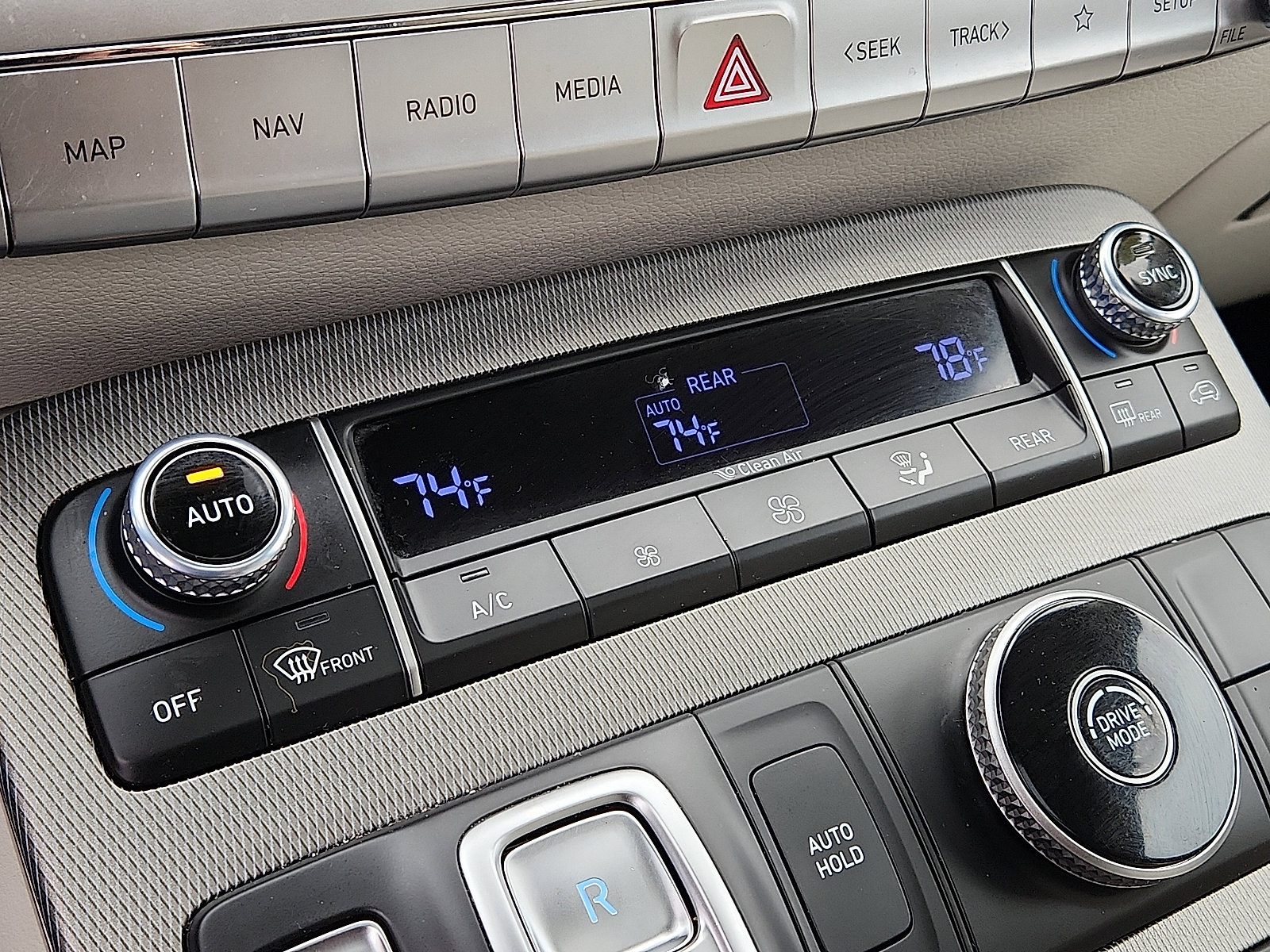 Used 2022 Hyundai Palisade SEL w/ 8P Bench Seat Package image 17