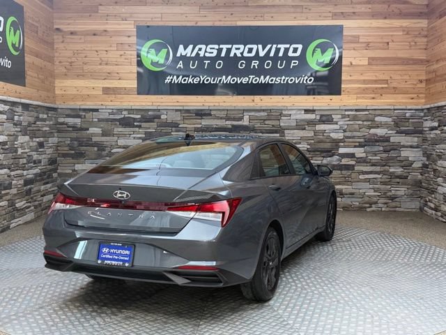 Used 2023 Hyundai Elantra SEL w/ Preferred Accessory Package FWD image 10