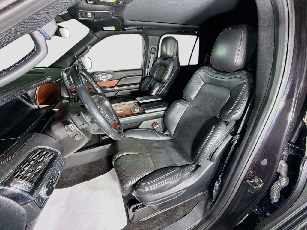 Used 2021 Lincoln Navigator L Reserve AWD/4WD image 23