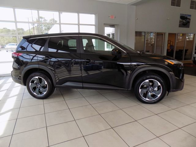 Used 2025 Nissan Rogue SV image 9