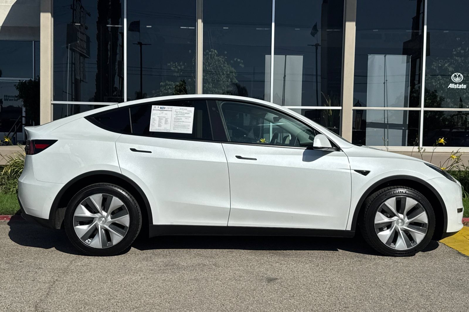 Used 2021 Tesla Model Y Long Range AWD/4WD image 3