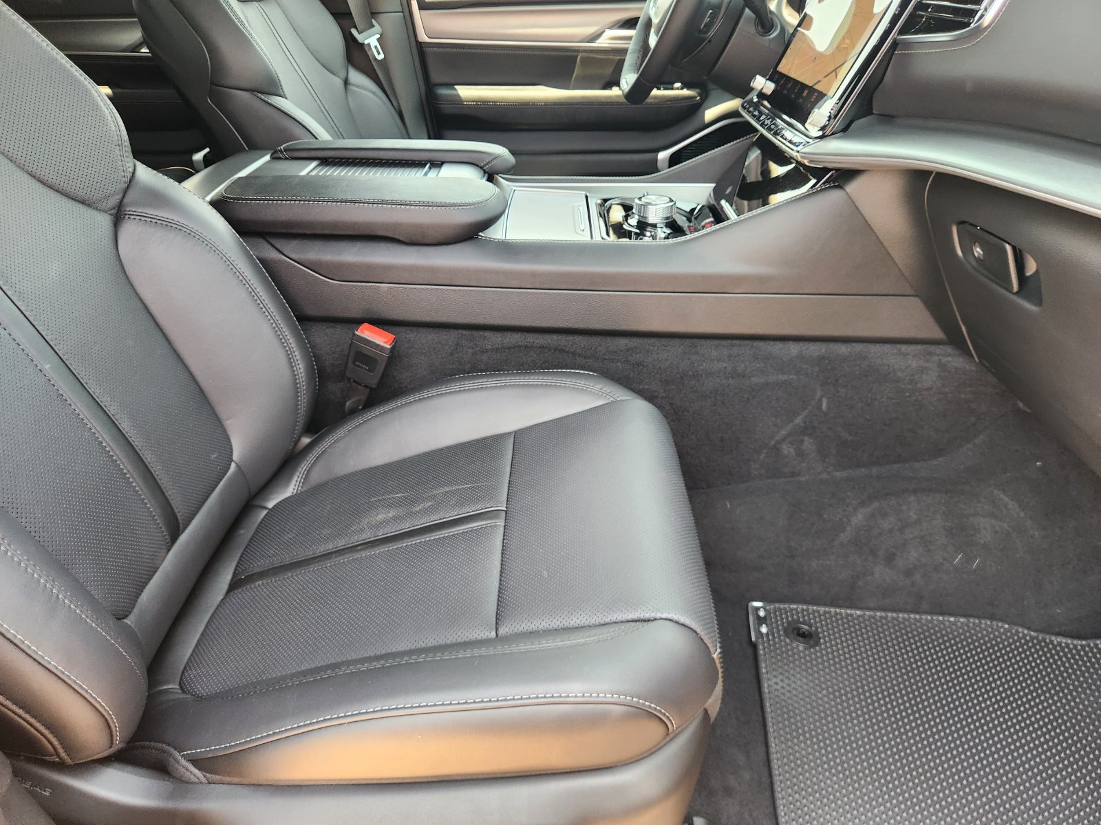 New 2026 Jeep Grand Wagoneer Limited AWD/4WD image 13