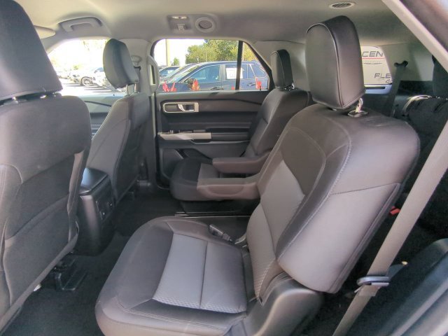 Used 2023 Ford Explorer XLT RWD image 17