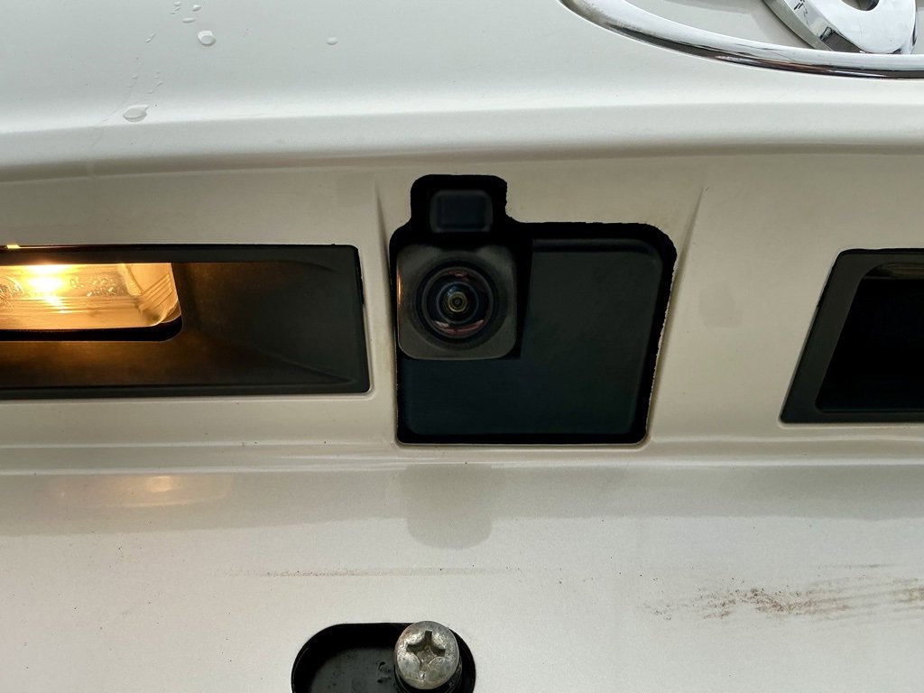 Used 2020 Toyota Highlander XLE image 16