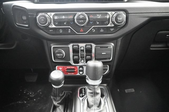 Used 2024 Jeep Wrangler Unlimited Rubicon w/ Technology Group AWD/4WD image 7