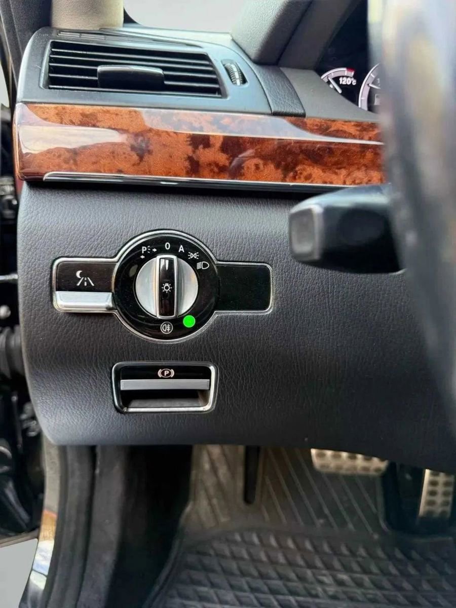 Used 2010 Mercedes-Benz S 550 image 30