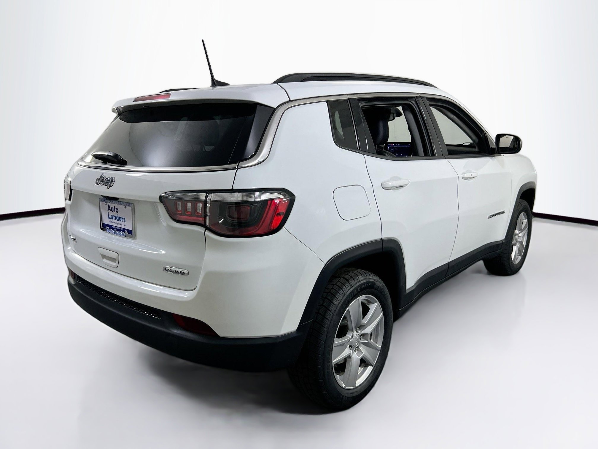 Used 2022 Jeep Compass Latitude w/ Convenience Group AWD/4WD image 5