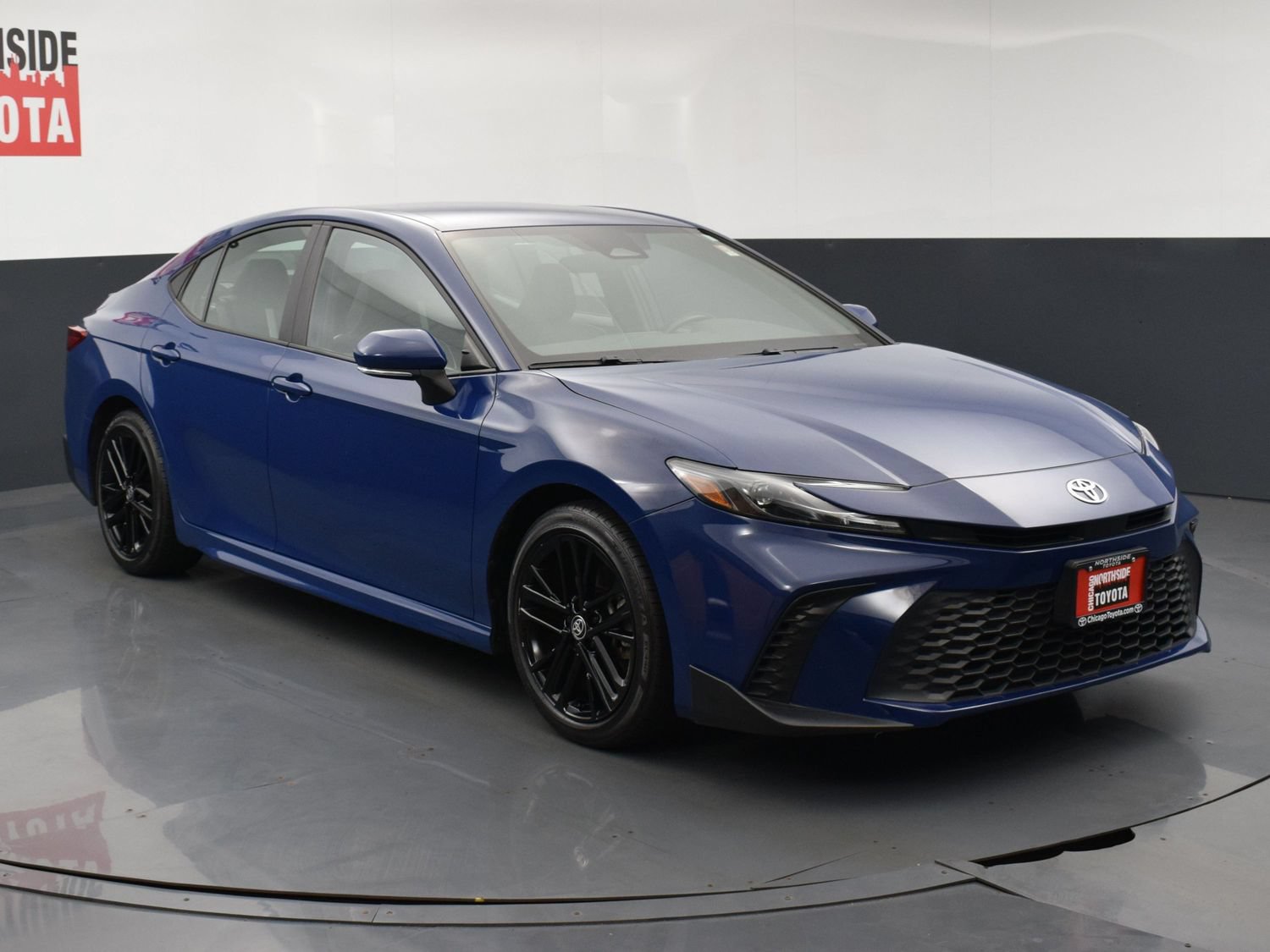 Used 2025 Toyota Camry SE FWD image 6