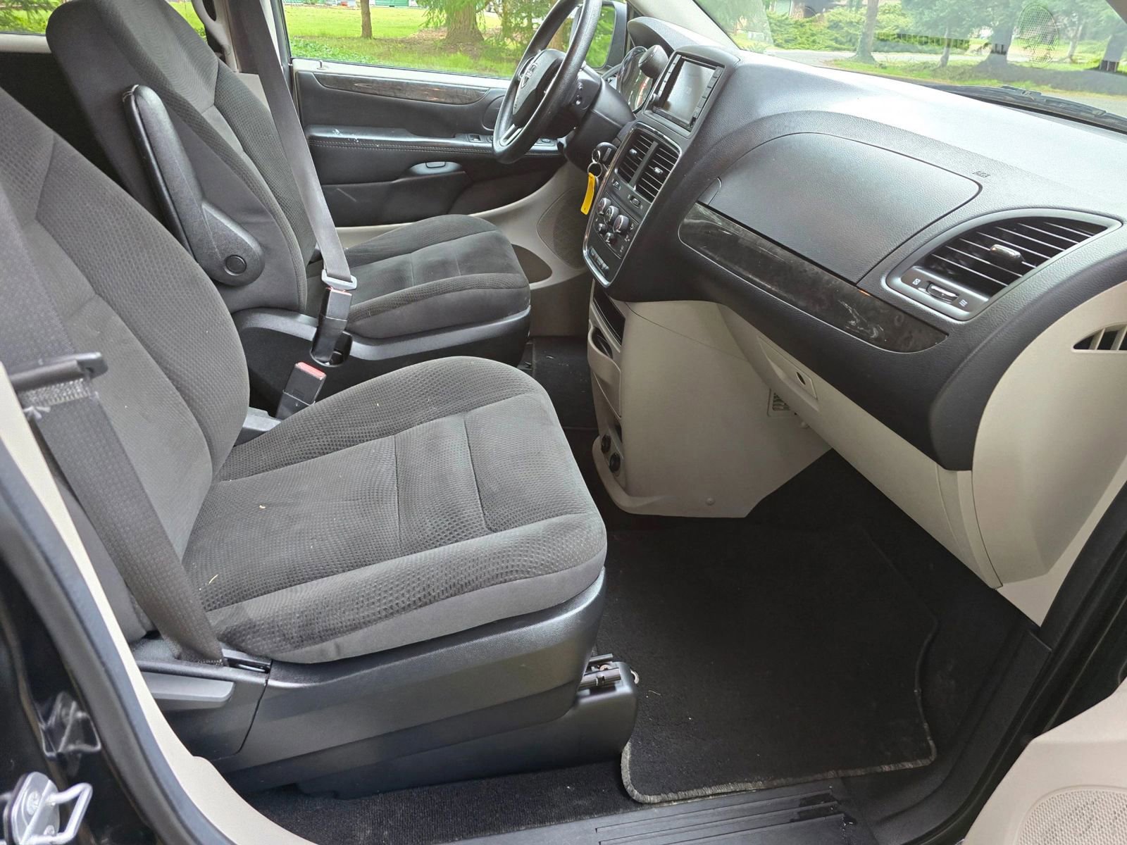 Used 2018 Dodge Grand Caravan SE image 11