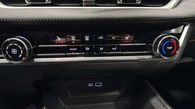 Used 2025 Chevrolet Equinox LT image 16