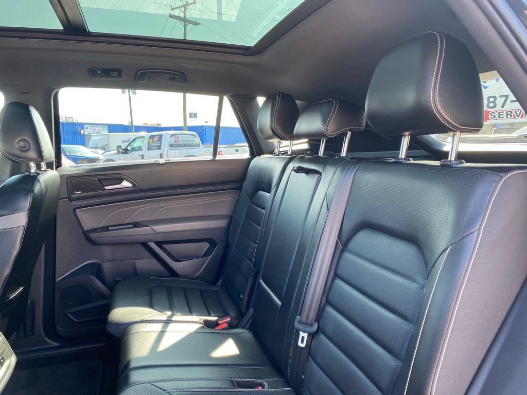 Used 2022 Volkswagen Atlas Cross Sport SEL Premium R-Line AWD/4WD image 17