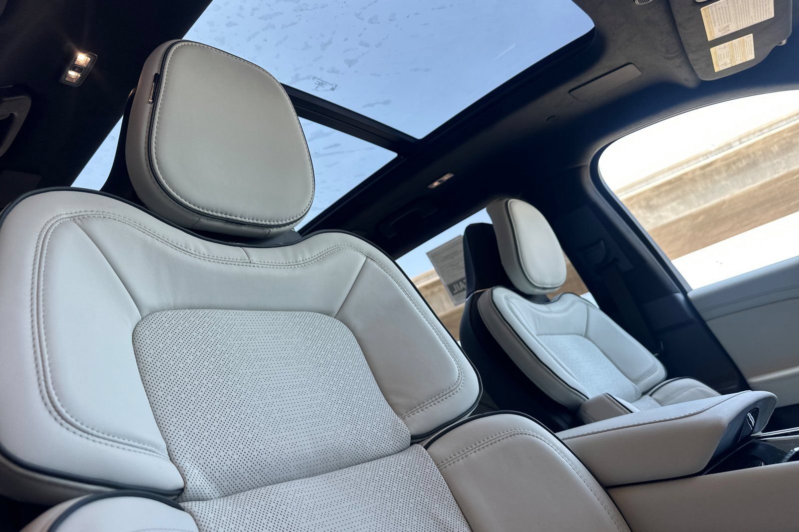 New 2026 Lincoln Aviator Black Label w/ Black Label Special Edition AWD/4WD image 17