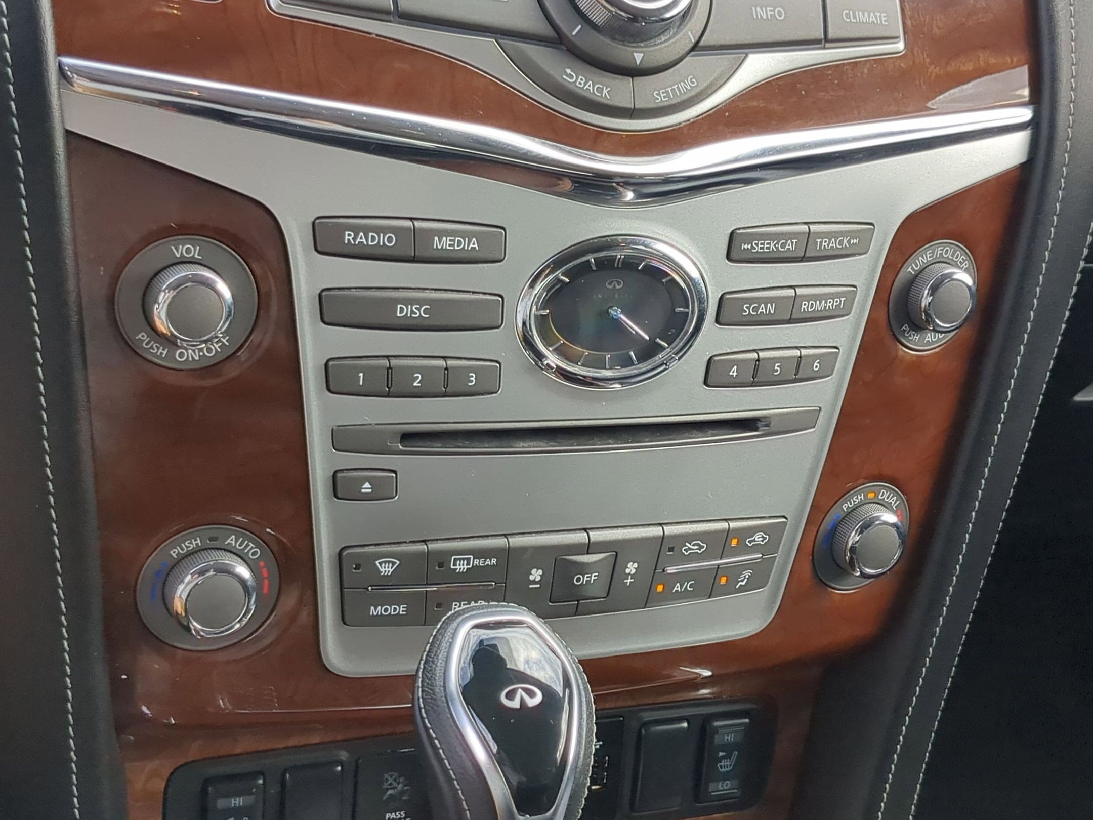 Used 2019 INFINITI QX80 Luxe AWD/4WD image 18