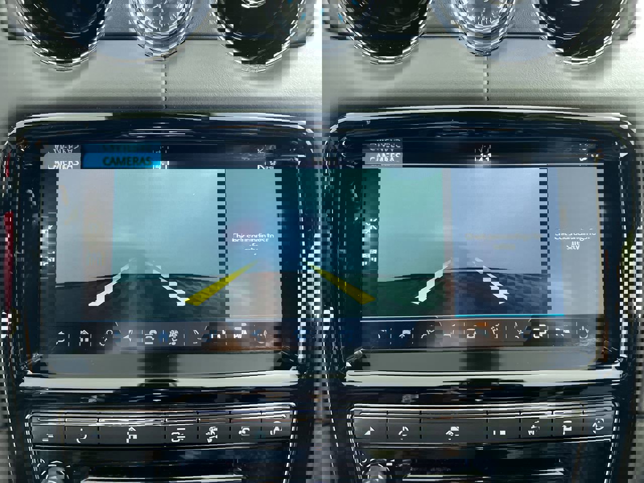 Used 2018 Jaguar XJ L Portfolio image 27