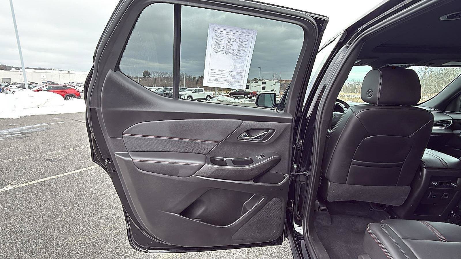 Used 2023 Chevrolet Traverse RS w/ LPO, Cargo Package AWD/4WD image 23