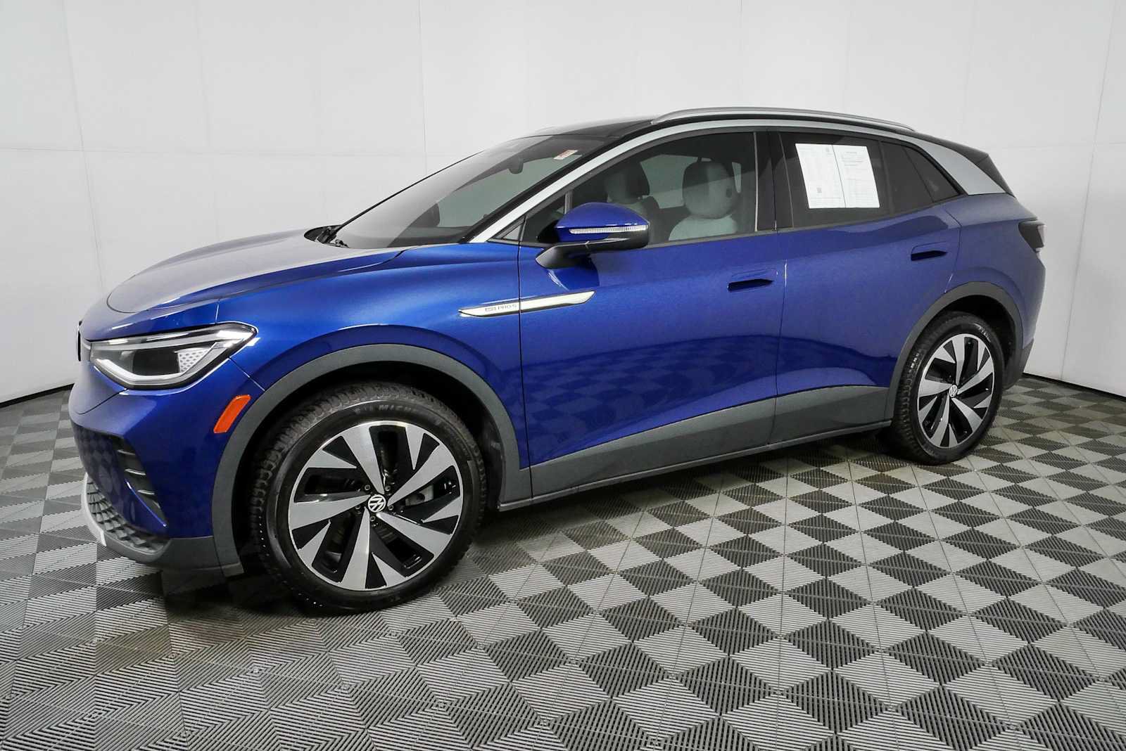 Used 2022 Volkswagen ID.4 Pro S w/ Gradient Package AWD/4WD image 33