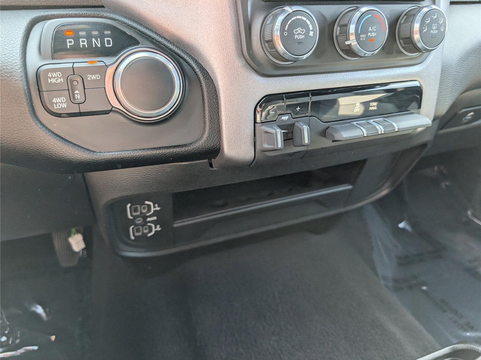 Used 2024 RAM 2500 Big Horn AWD/4WD image 24